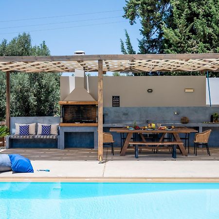 Villa Ellie - Heated Pool, Playground, Garden & Bbq! Vederoi Екстериор снимка