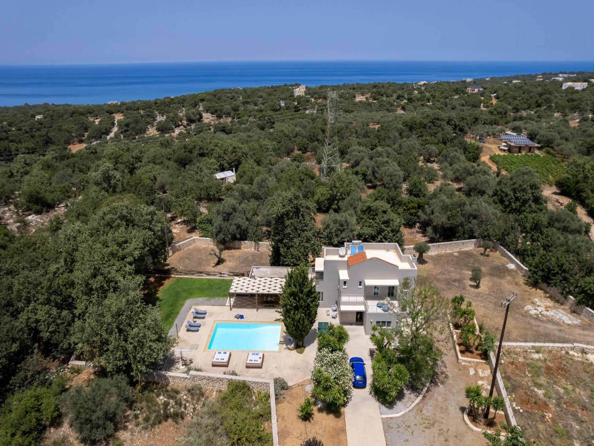 Villa Ellie - Heated Pool, Playground, Garden & Bbq! Vederoi Екстериор снимка