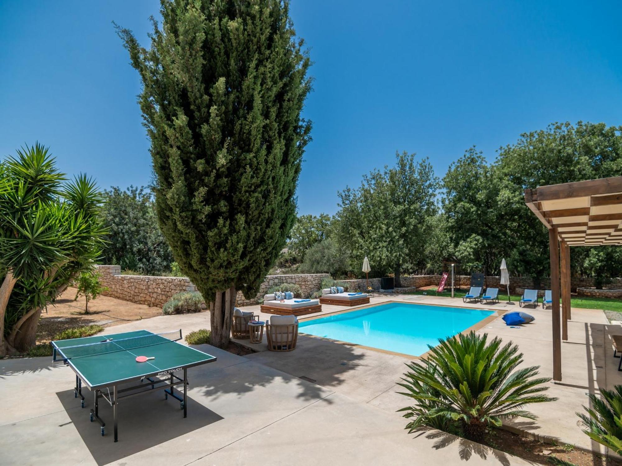 Villa Ellie - Heated Pool, Playground, Garden & Bbq! Vederoi Екстериор снимка