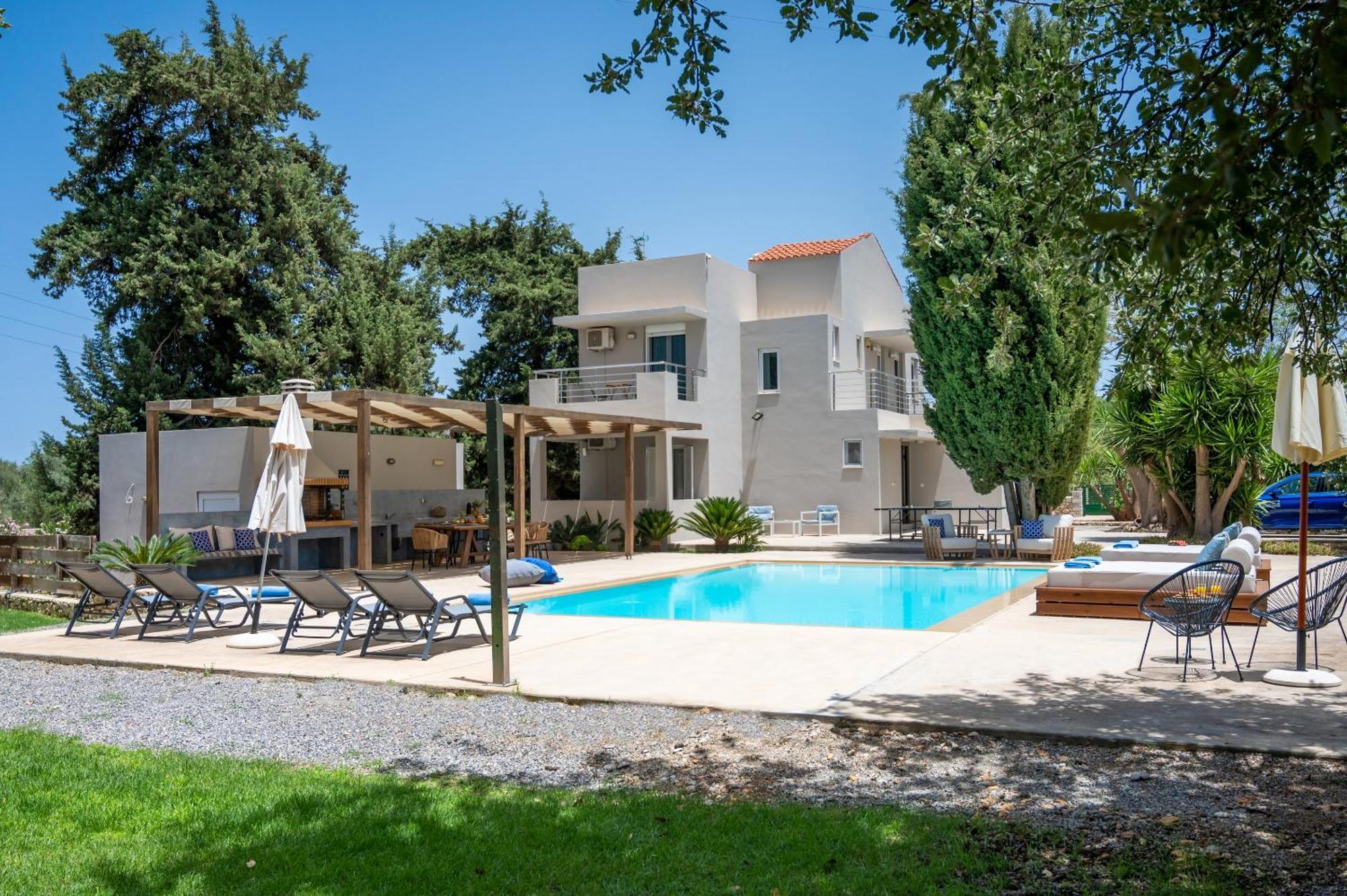 Villa Ellie - Heated Pool, Playground, Garden & Bbq! Vederoi Екстериор снимка