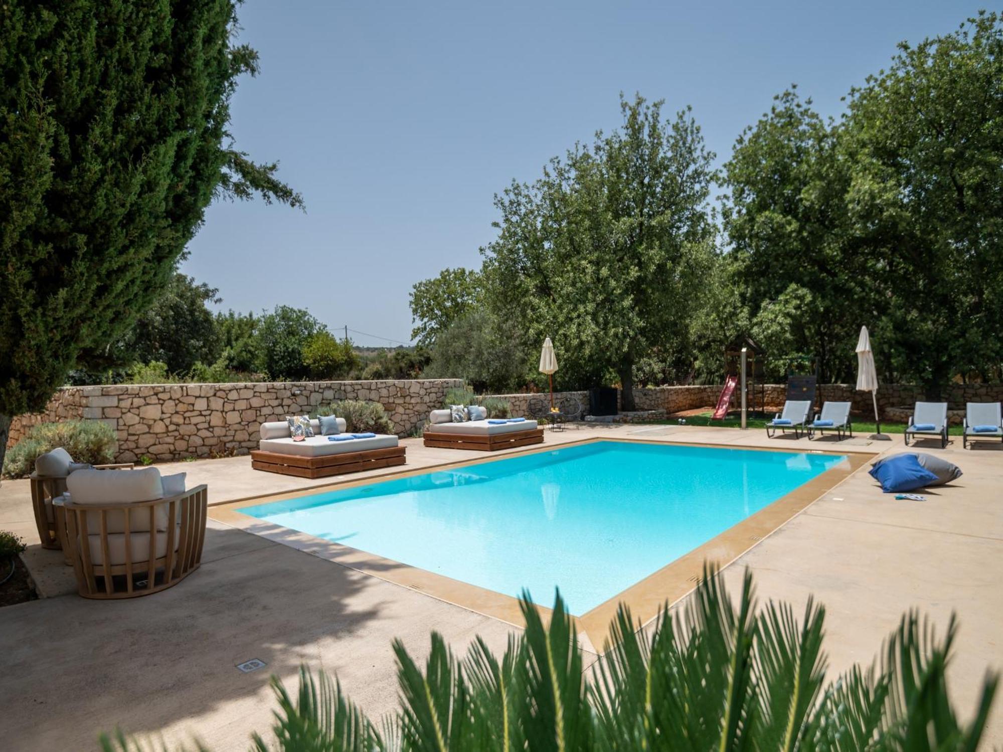 Villa Ellie - Heated Pool, Playground, Garden & Bbq! Vederoi Екстериор снимка