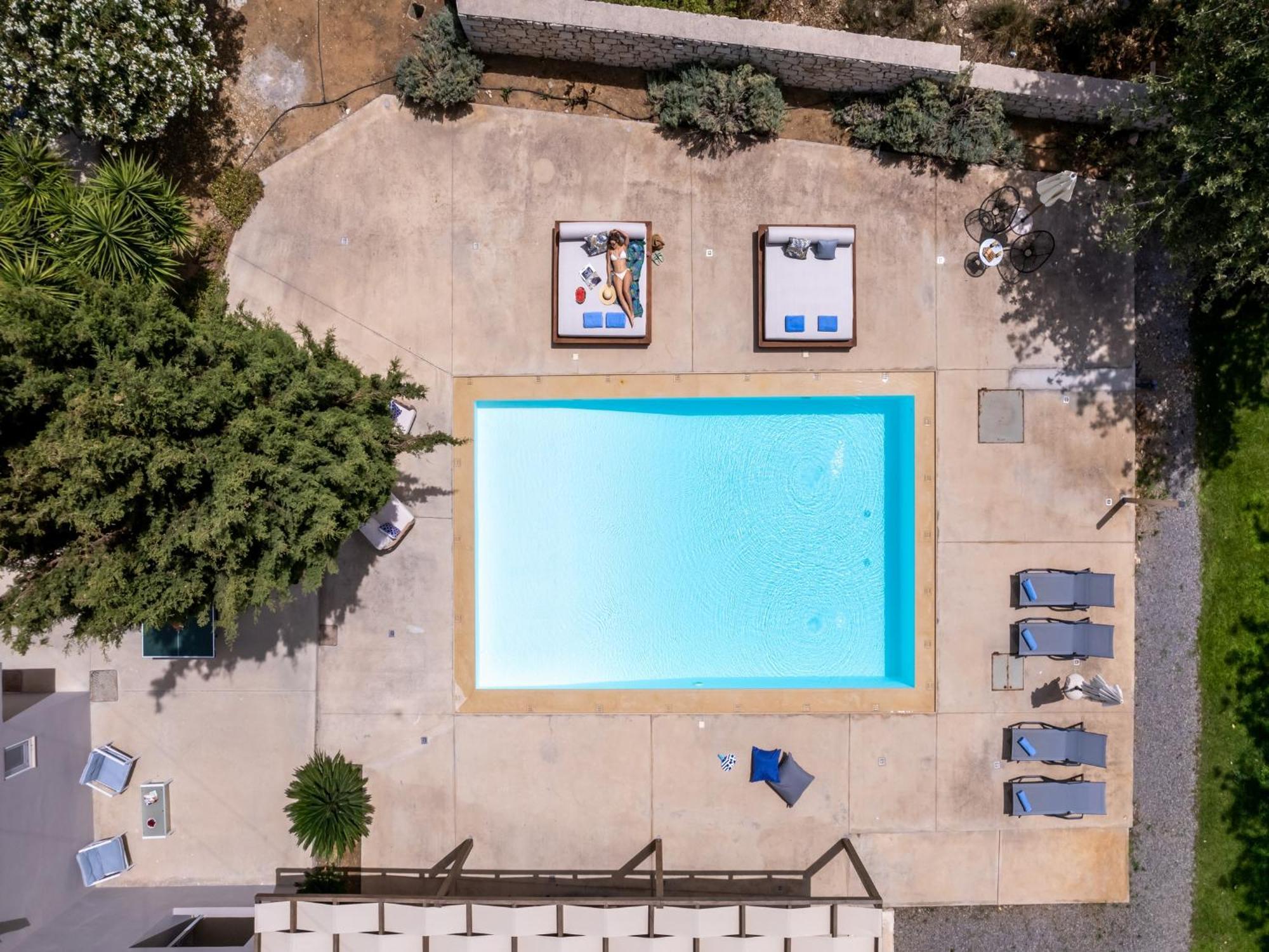 Villa Ellie - Heated Pool, Playground, Garden & Bbq! Vederoi Екстериор снимка