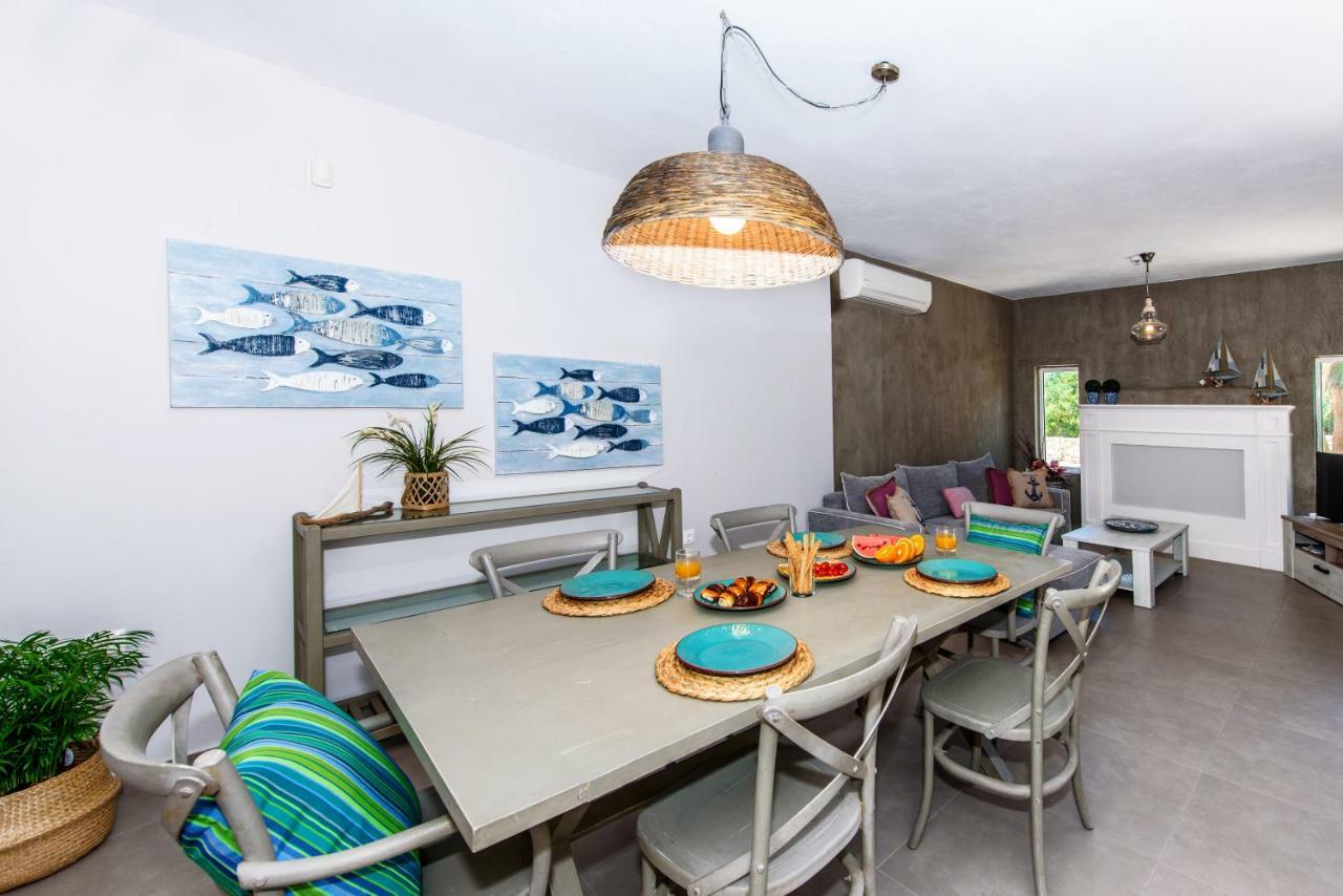 Villa Ellie - Heated Pool, Playground, Garden & Bbq! Vederoi Екстериор снимка