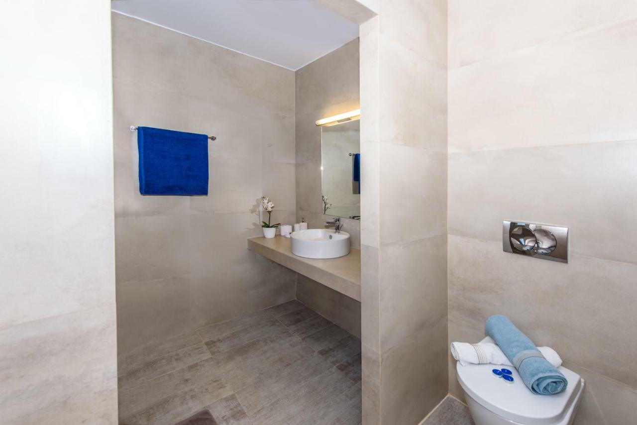 Villa Ellie - Heated Pool, Playground, Garden & Bbq! Vederoi Екстериор снимка
